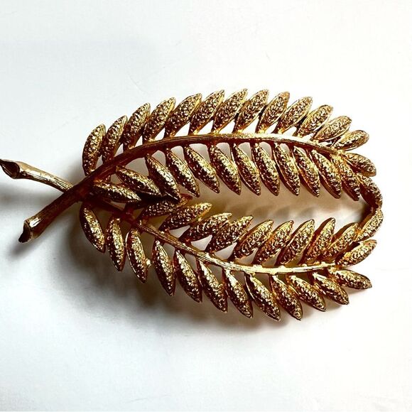 Vintage Retro Dual Gold Tone Textured Leaf Brooch Pin - Picture 6 of 9